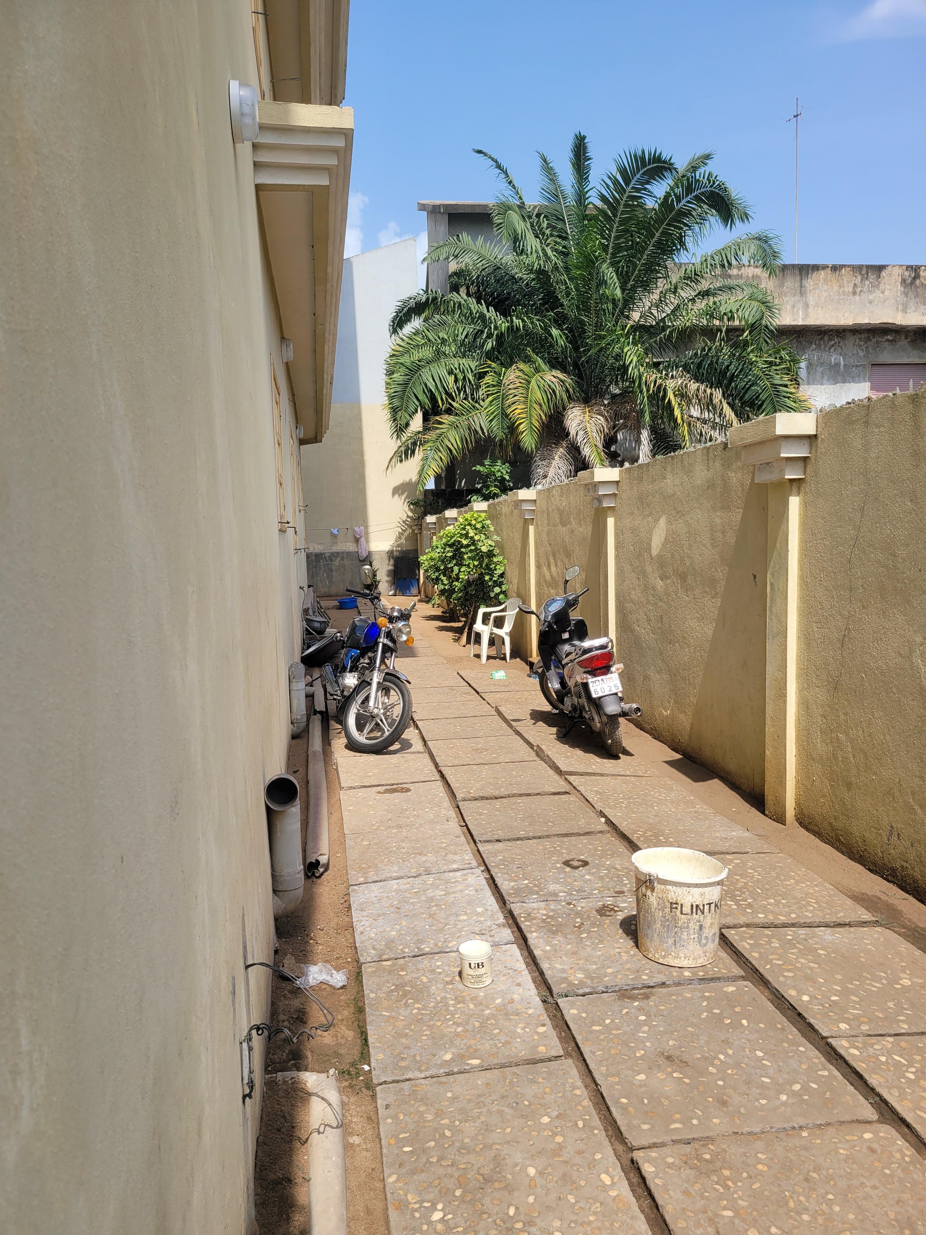 Vente d'un Immeuble : Littoral-Cotonou (zone des ambassades)