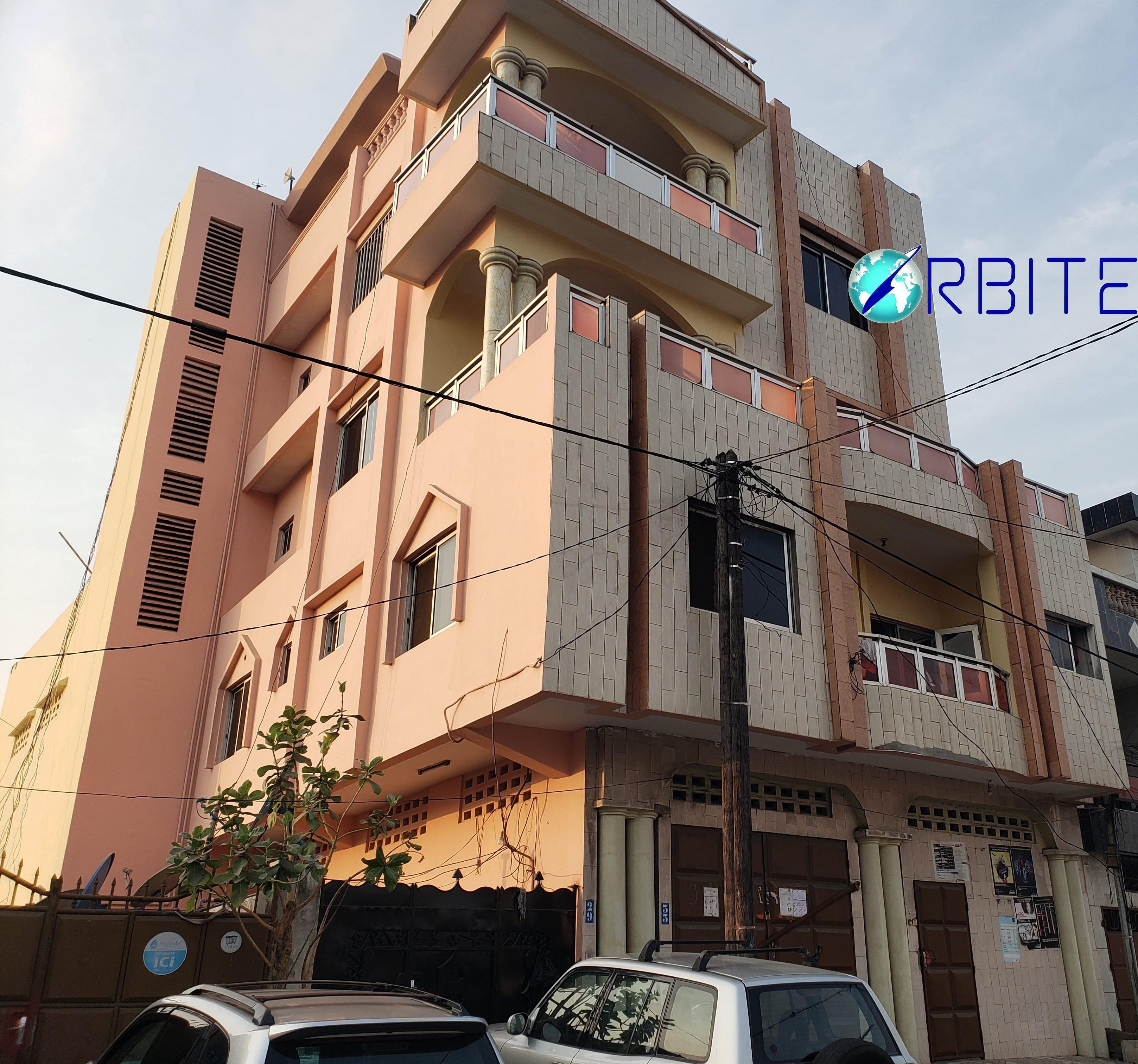 Vente d'un Immeuble : Littoral-Cotonou (dédokpo)