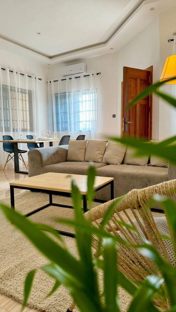 Location meublée d'un Appartement : Littoral-Cotonou (Fidjrossè)