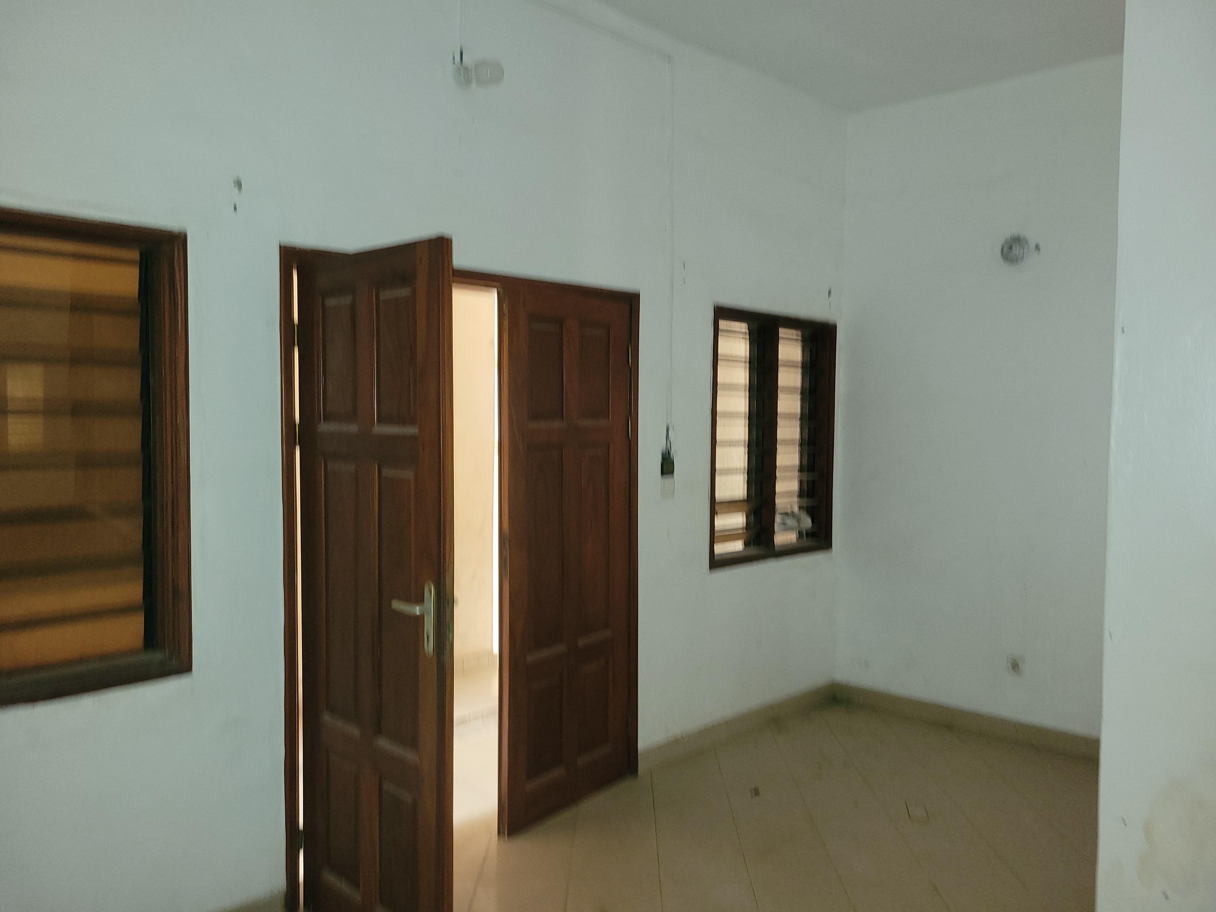 Location d'un Appartement : Atlantique-Abomey-Calavi (dekoungbe)