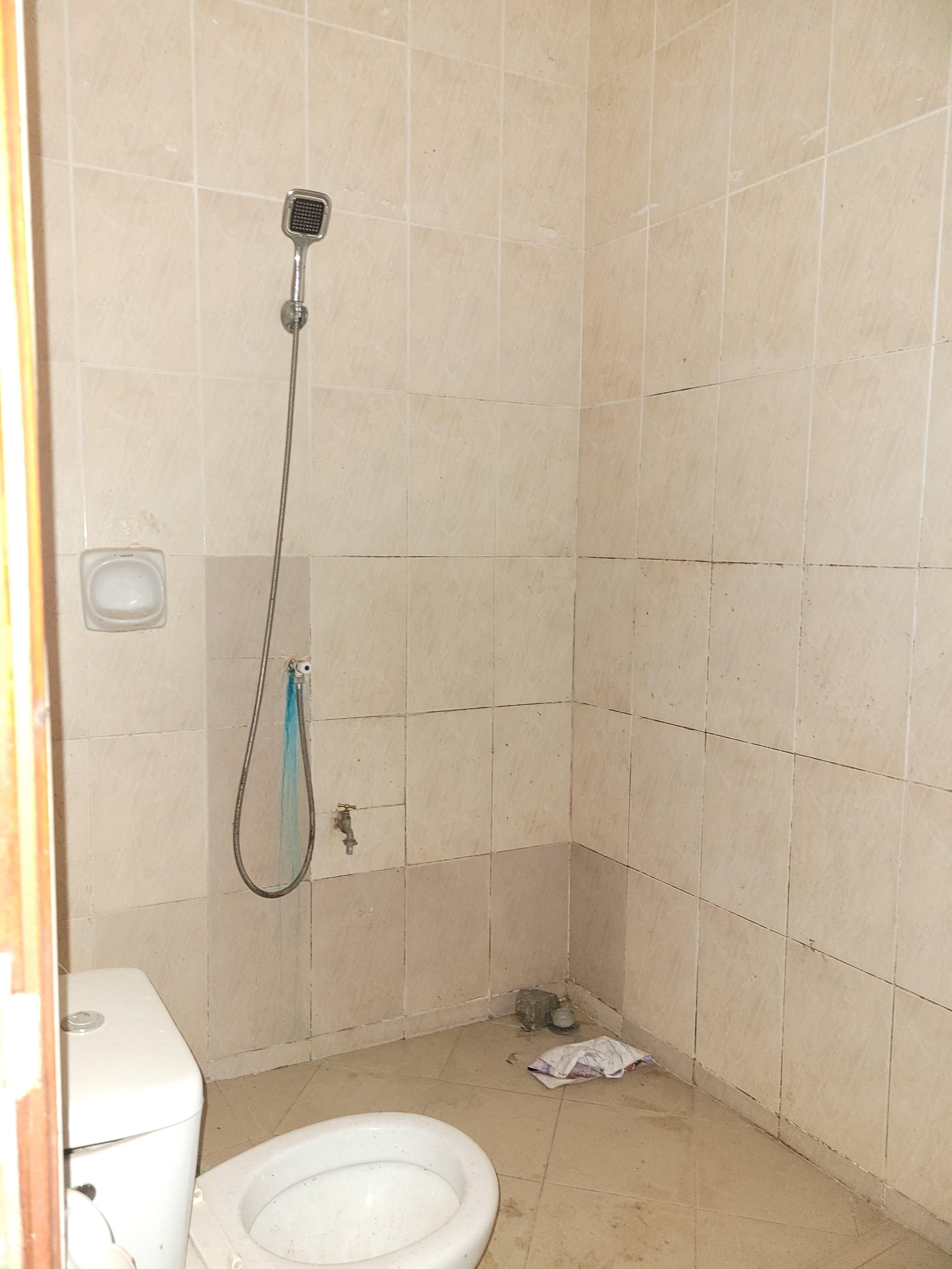 Location d'un Appartement : Atlantique-Abomey-Calavi (dekoungbe)