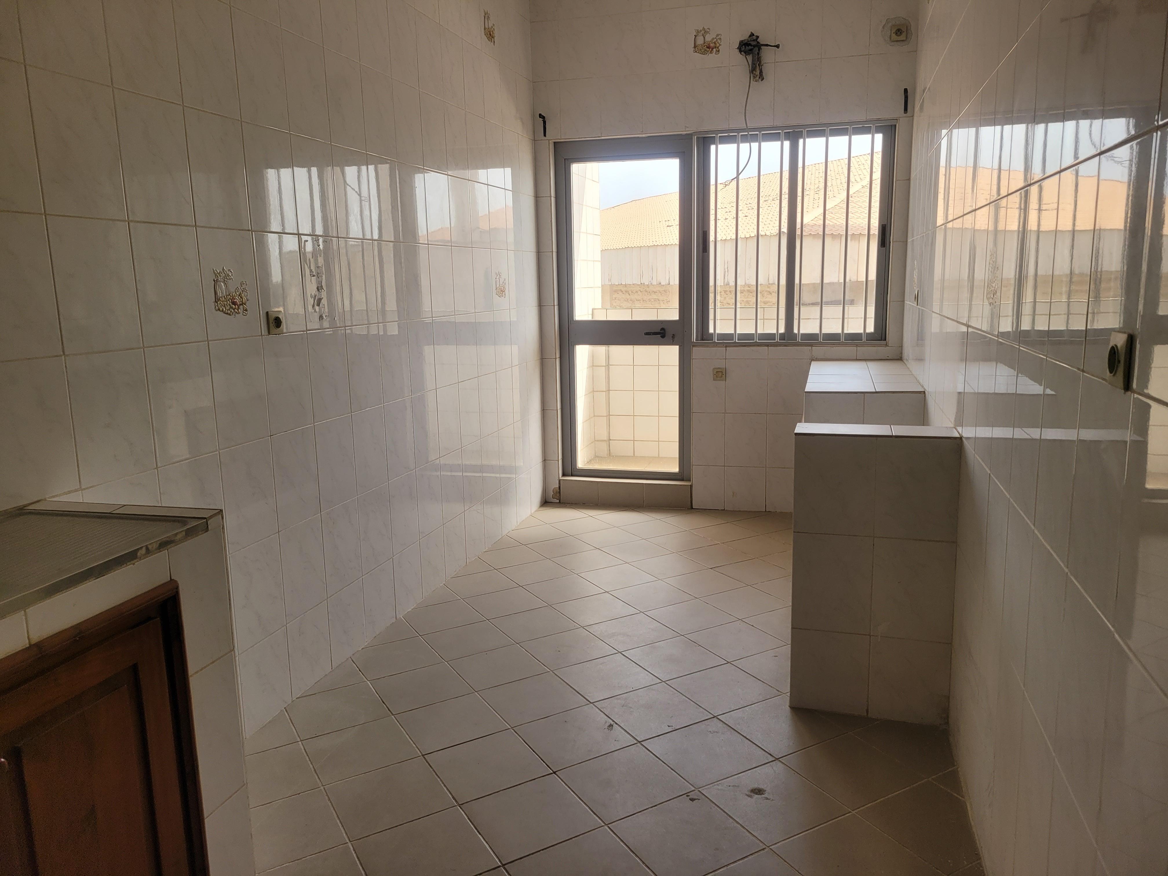 Location d'un Immeuble à 3.500.000 FCFA  : Littoral-Cotonou (habitat)