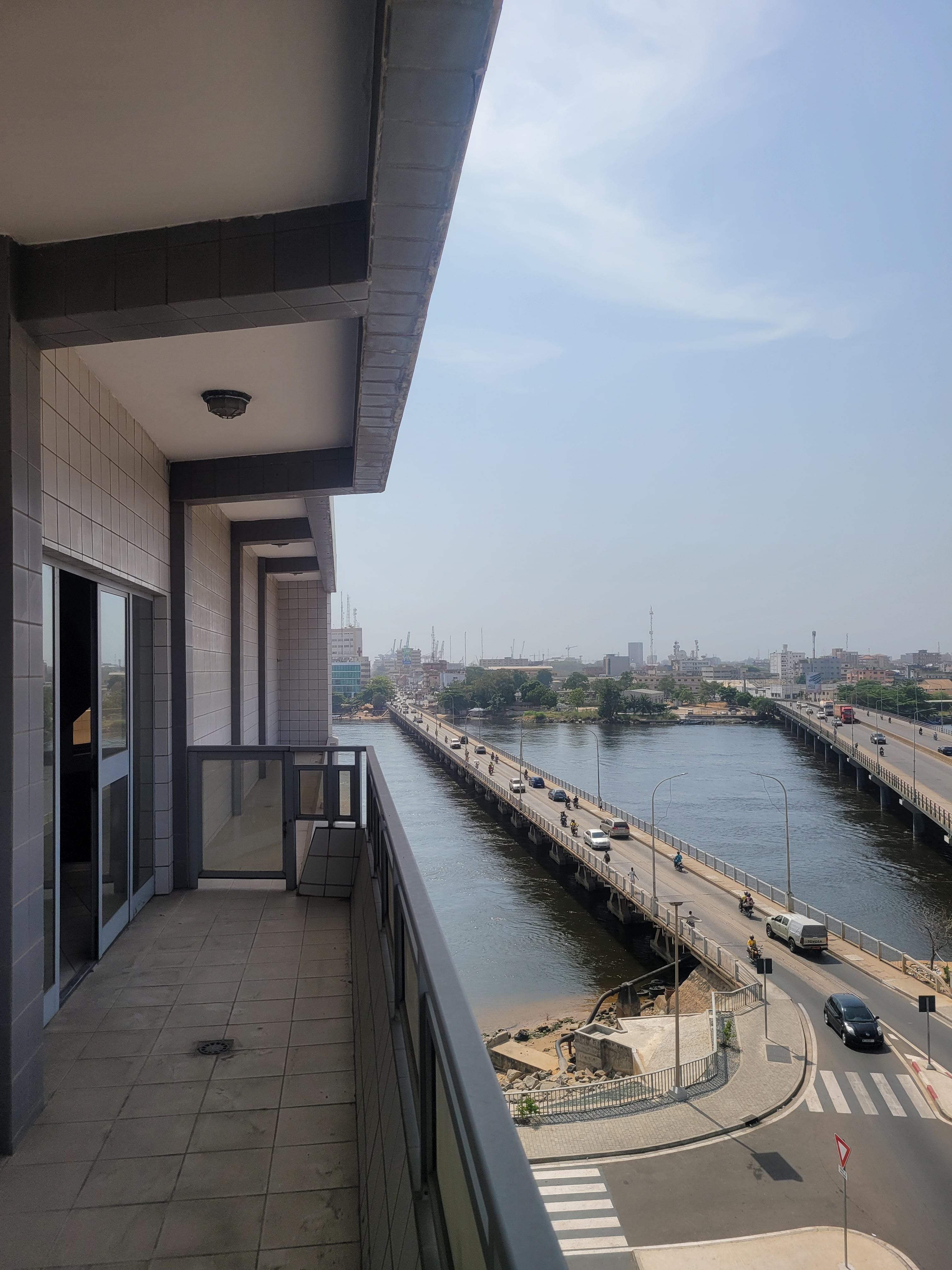 Location d'un Immeuble à 3.500.000 FCFA  : Littoral-Cotonou (habitat)