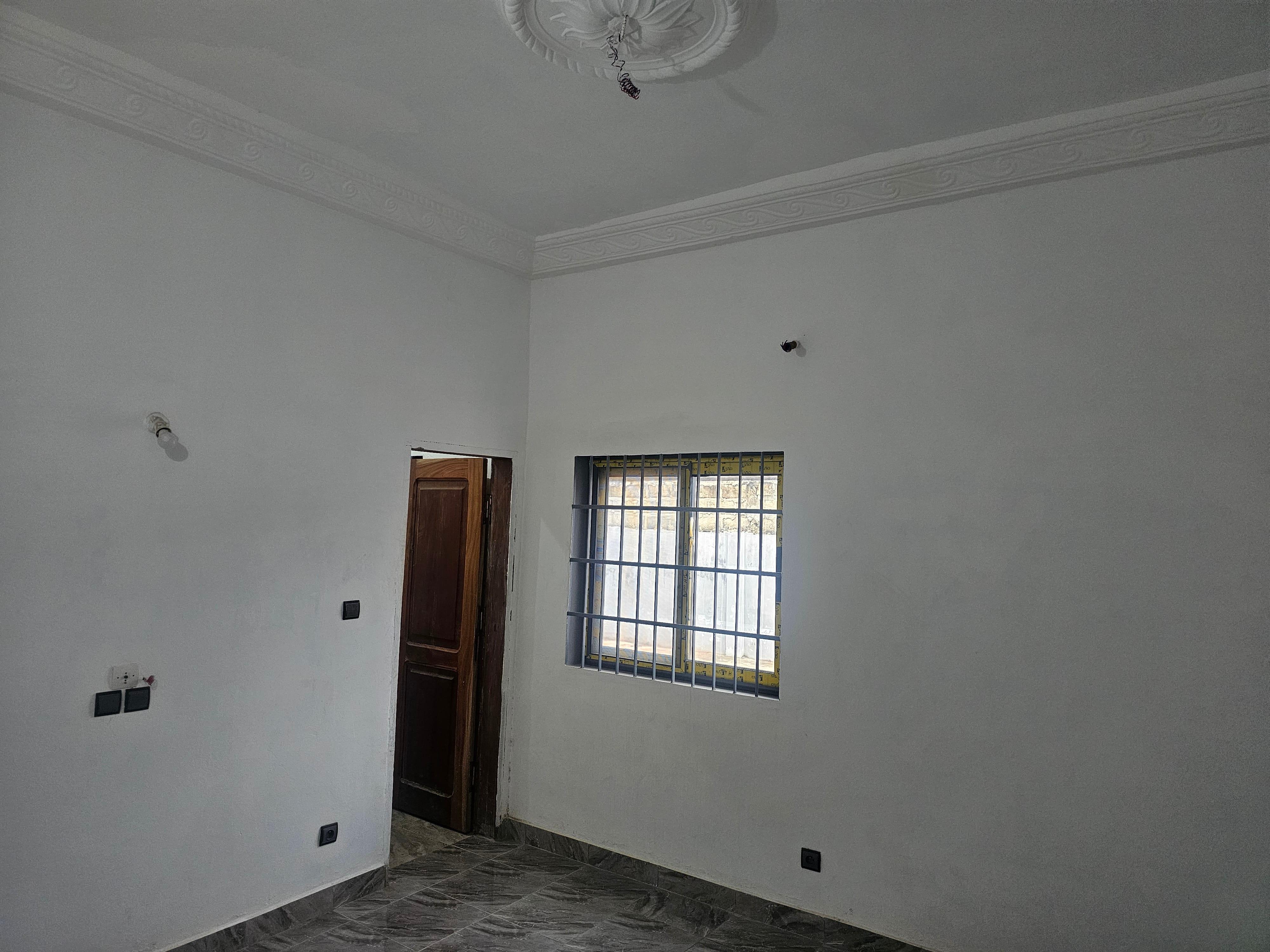 Location d'une Maison / Villa de 4 pièce(s) : Atlantique-Abomey-Calavi (cococodji)