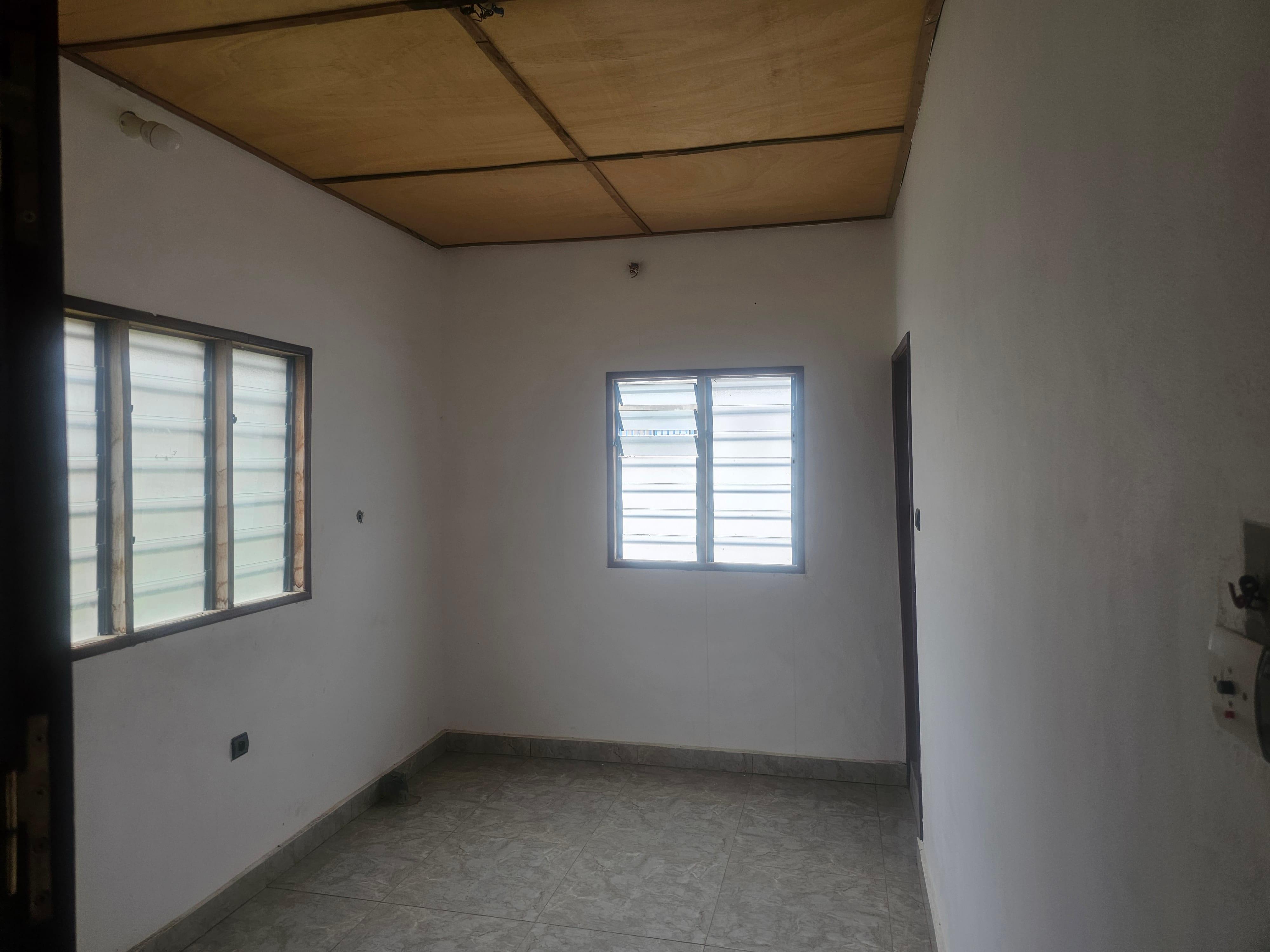 Location d'un Bureau à 400.000 FCFA  : Littoral-Cotonou (Fidjrossè)